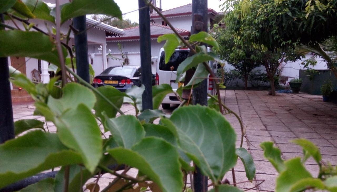 Готель Cacao Катунаяка Екстер'єр фото